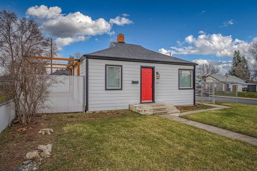 Detached House in Spokane, Spokane County