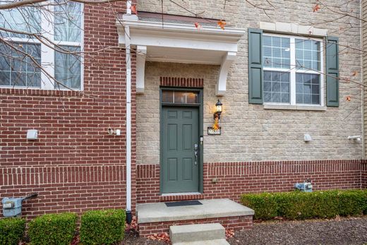 Dom miejski w Novi, Oakland County