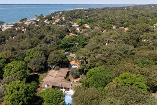 Detached House in Pyla sur Mer, Gironde
