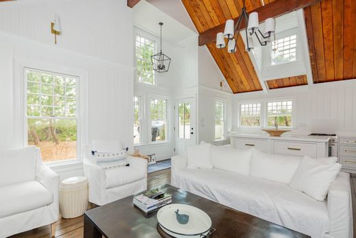 Detached House in Amagansett, Suffolk County