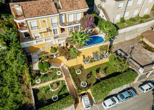 Villa a Castelnuovo di Cattaro, Herceg Novi