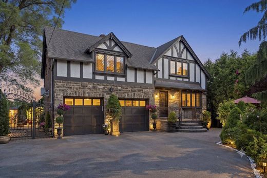 Detached House in Toronto, Ontario