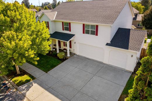 Luxury home in Forest Grove, Washington County