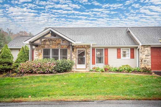 Casa en Arden, Buncombe County