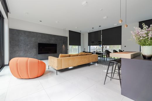 Vrijstaand huis in Baltezers, Rīga