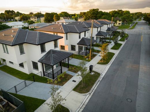 Πολυτελή κατοικία σε Miami Terrace Mobile Home, Miami-Dade County