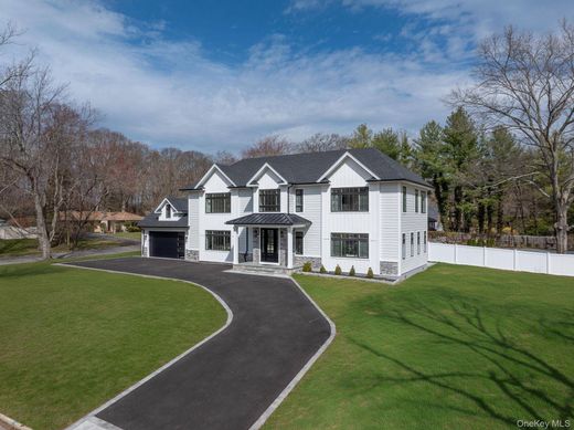 Detached House in Huntington, Suffolk County