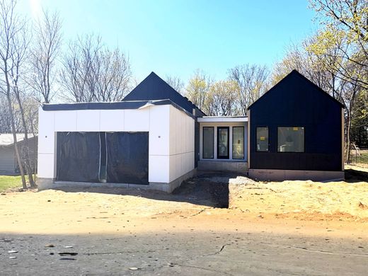 Einfamilienhaus in Plymouth, Hennepin County