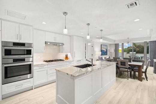 Apartment / Etagenwohnung in Naples, Collier County