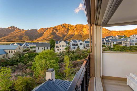 Duplex in Franschhoek, Cape Winelands District Municipality