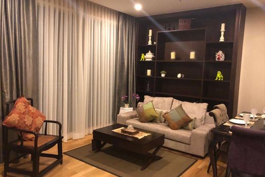 Watthana, Vadhanaのアパートメント