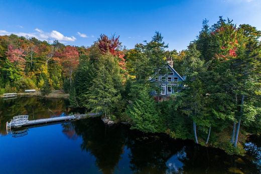 Einfamilienhaus in Grenville-sur-la-Rouge, Laurentides