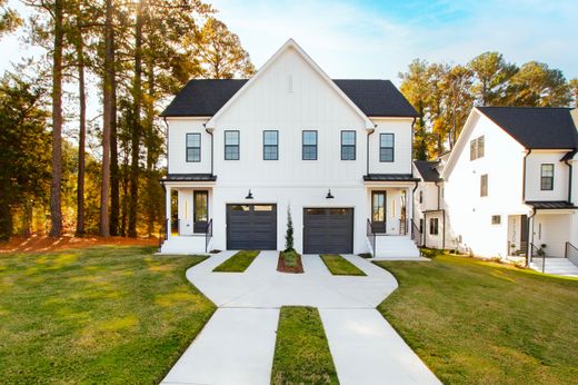 Duplex in Raleigh, Wake County