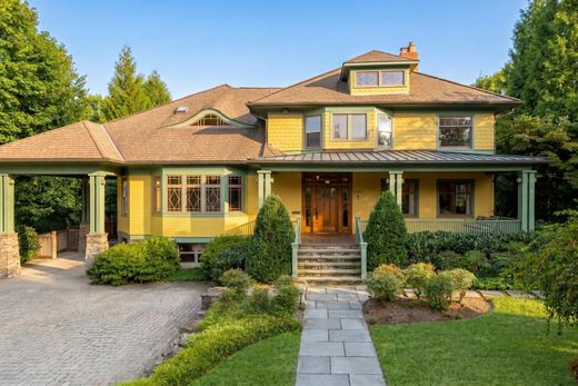 Detached House in Chevy Chase, Washington County