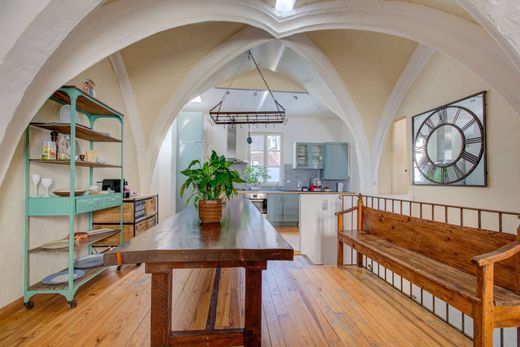 تاون هاوس ﻓﻲ Arles, Bouches-du-Rhône