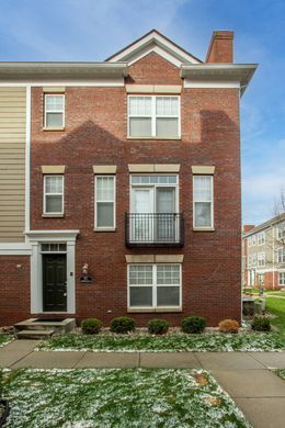 Townhouse in Carmel, Hamilton County