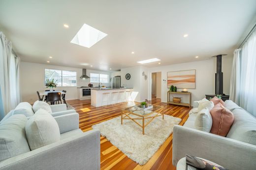 Detached House in Upper Hutt, Upper Hutt City