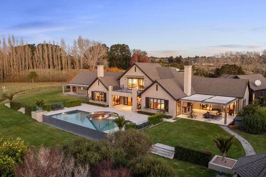 Land in Coatesville, Auckland