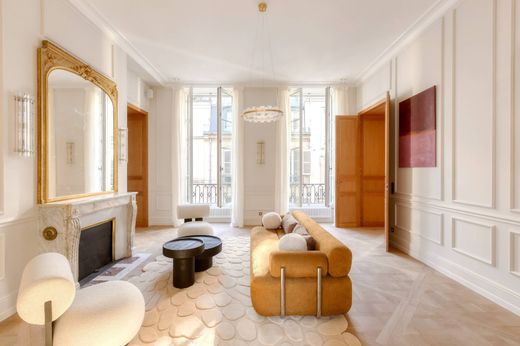 Apartment in Saint-Germain, Odéon, Monnaie, Paris