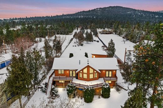 Vrijstaand huis in Big Arm, Lake County