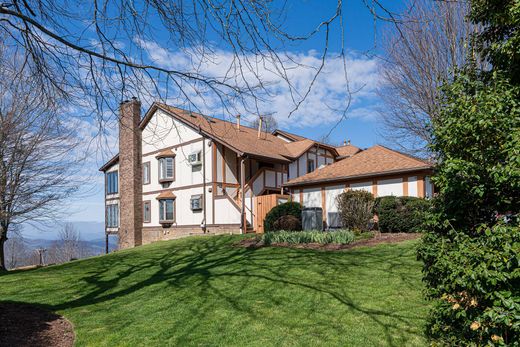 Detached House in Hendersonville, Henderson County