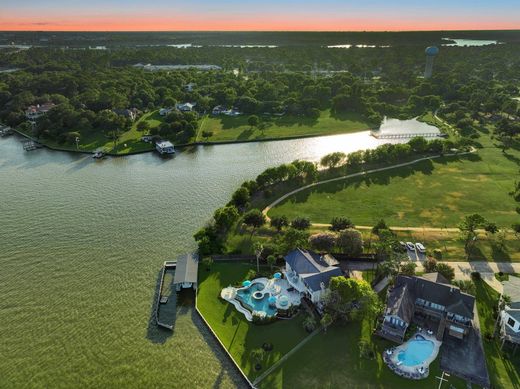 Casa en Taylor Lake Village, Harris County