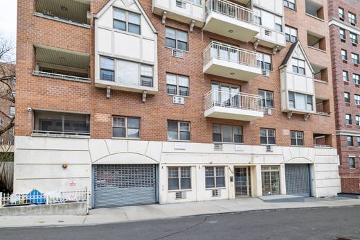 Apartment in Kew Gardens, Queens