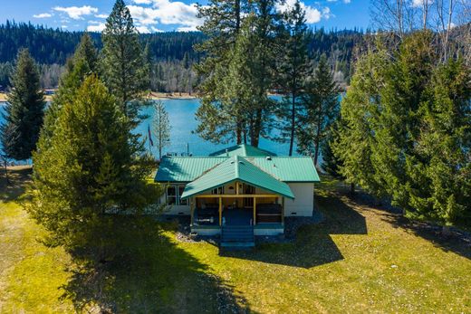 Luxury home in Cusick, Pend Oreille County