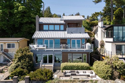 Einfamilienhaus in Saanich, Capital Regional District