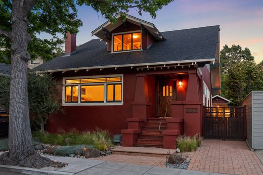 Detached House in Oakland, Alameda County