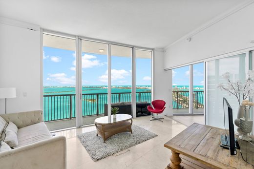 Apartment / Etagenwohnung in Miami, Miami-Dade County