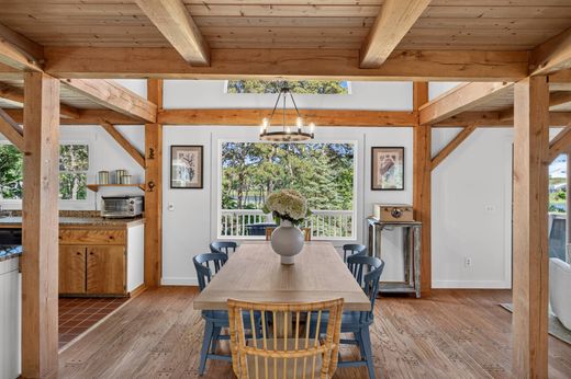 Detached House in Dennis, Barnstable County