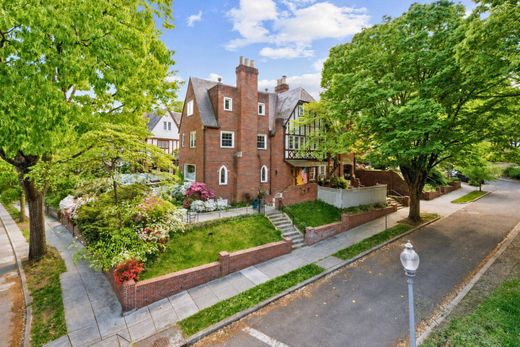 Luxury home in Washington, Washington County