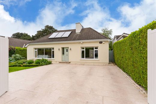 Vrijstaand huis in Foxrock, Dún Laoghaire-Rathdown