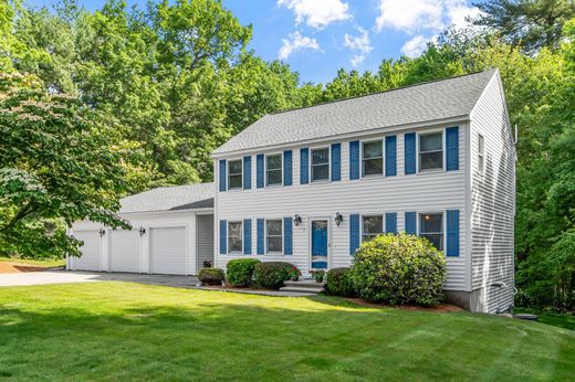Detached House in Tyngsboro, Middlesex County