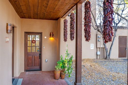 Apartment / Etagenwohnung in Santa Fe, Santa Fe County