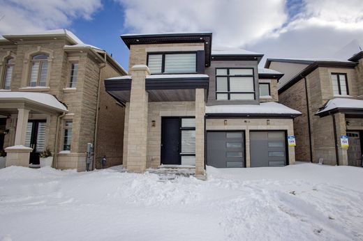 Detached House in Oakville, Ontario