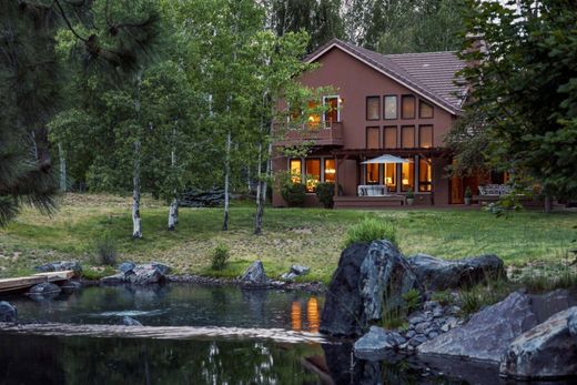 Luxury home in Bend, Deschutes County