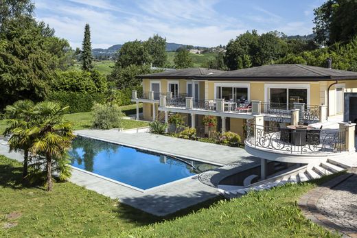 Detached House in Montreux, Riviera-Pays-d'Enhaut District
