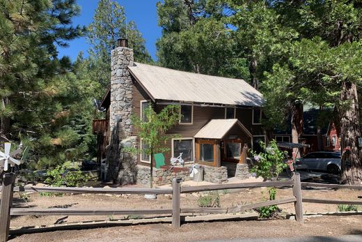 Twin Peaks, San Bernardino Countyの一戸建て住宅