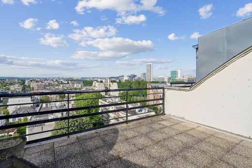 Apartment in Neuilly-sur-Seine, Hauts-de-Seine
