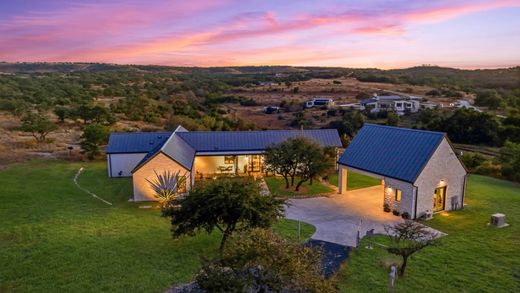 بيت مستقل ﻓﻲ Johnson City, Blanco County