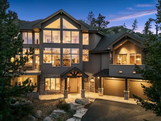 Luxury home in Red Feather Lakes, Larimer County