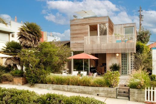 Luxury home in Hermosa Beach, Los Angeles County