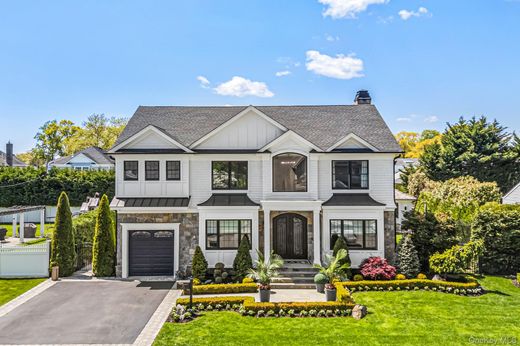 Detached House in Westbury, Nassau County