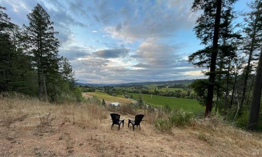 Land in Healdsburg, Sonoma County