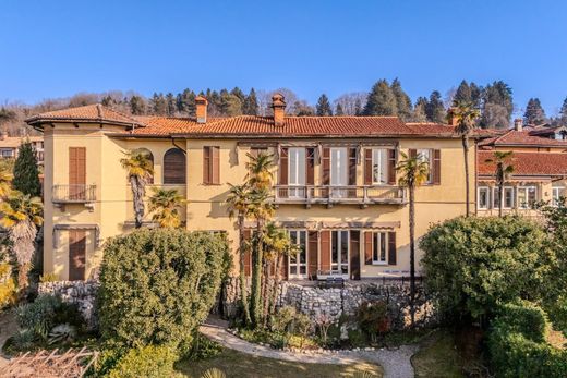 Villa Plurifamiliare a Besozzo, Varese