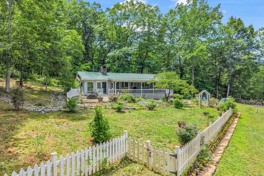 Detached House in Lake Lure, Rutherford County