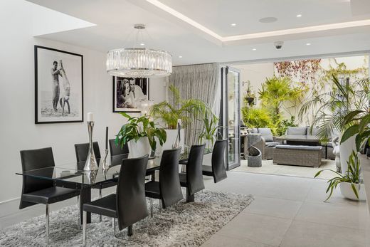 Semidetached House in London, Greater London