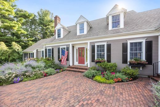 Detached House in Cotuit, Barnstable County